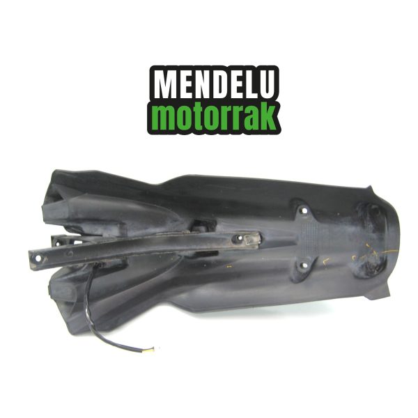 Guardabarros portamatrícula, soporte, catadióptrico y luz de matrícula de Piaggio Beverly SRT 125 2010-2015. Ref: 672618 / 58235R / 58233 / 657193R5