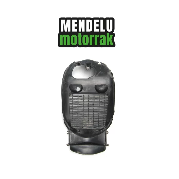 Cubierta protector radiador de Piaggio Beverly SRT 125 300 2010-2015. Ref: 656340