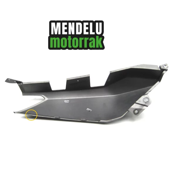 Carenado lateral trasero izquierdo de Yamaha X-MAX 125 14-16 (YP125R). Ref: 1SD-F1731