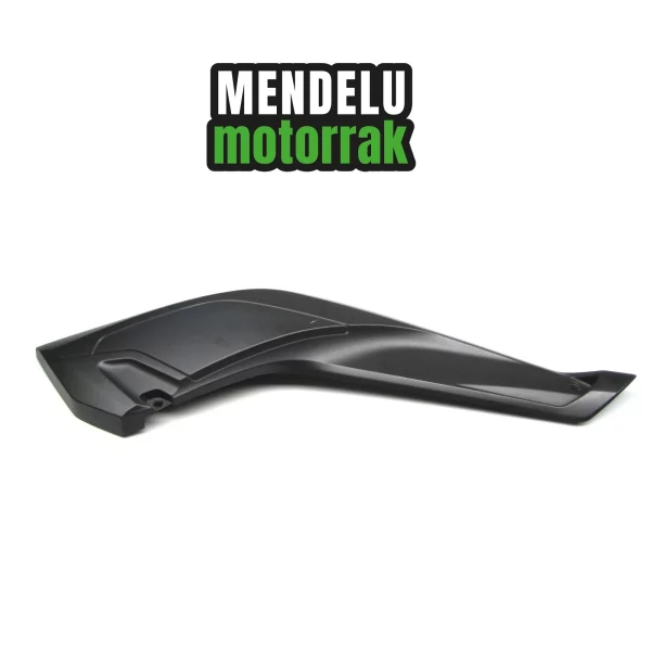 Carenado lateral bajo asiento derecho de Yamaha X-MAX 125 14-16 (YP125R). Ref: 2DM-F1726