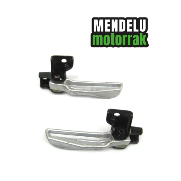 Pareja de estriberas traseras de SYM Symphony SR 125 E5 2022-2024