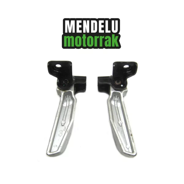 Pareja de estriberas traseras de SYM Symphony SR 125 E5 2022-2024