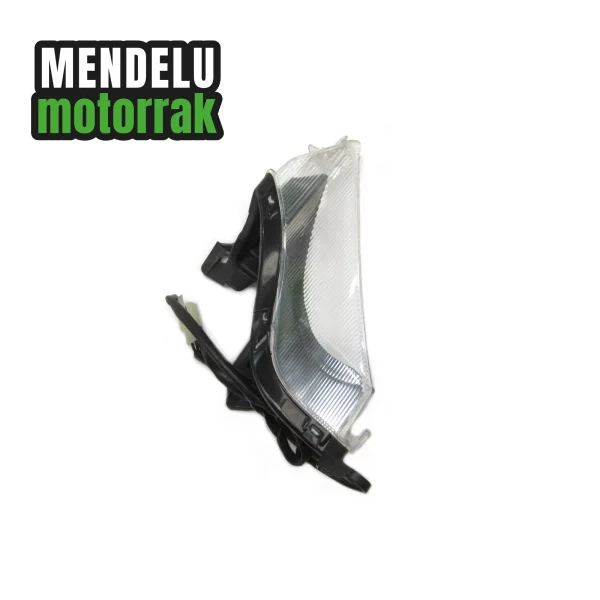 Intermitente delantero izquierdo Yamaha X-MAX 300 2017-2020 (CZD300 BY3). Ref: B74-H3310-00-00 / STANLEY W3752 L